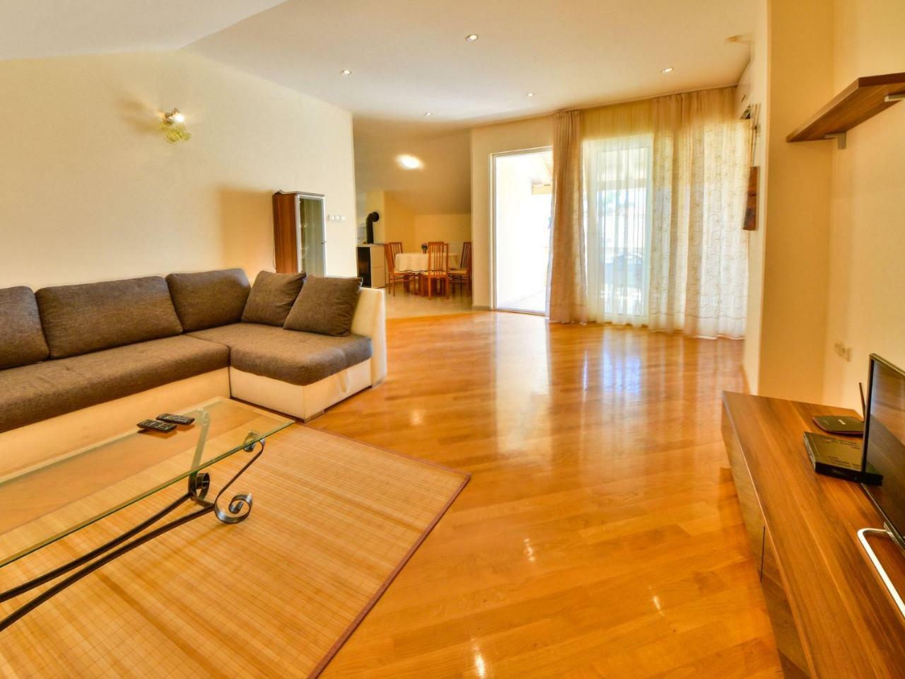 Apartment Olga-5 By Interhome Banjol Εξωτερικό φωτογραφία